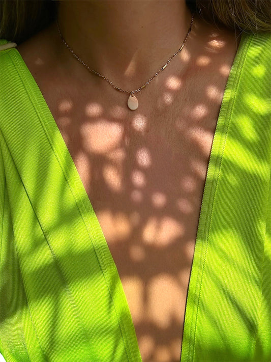 COLLIER HINAO